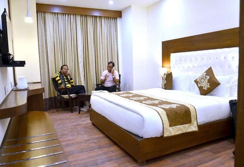 デラックスルーム, Seven Hills Tower