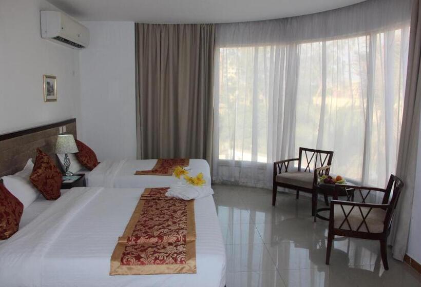 Quarto Triplo Comfort, Soluxe Cairo