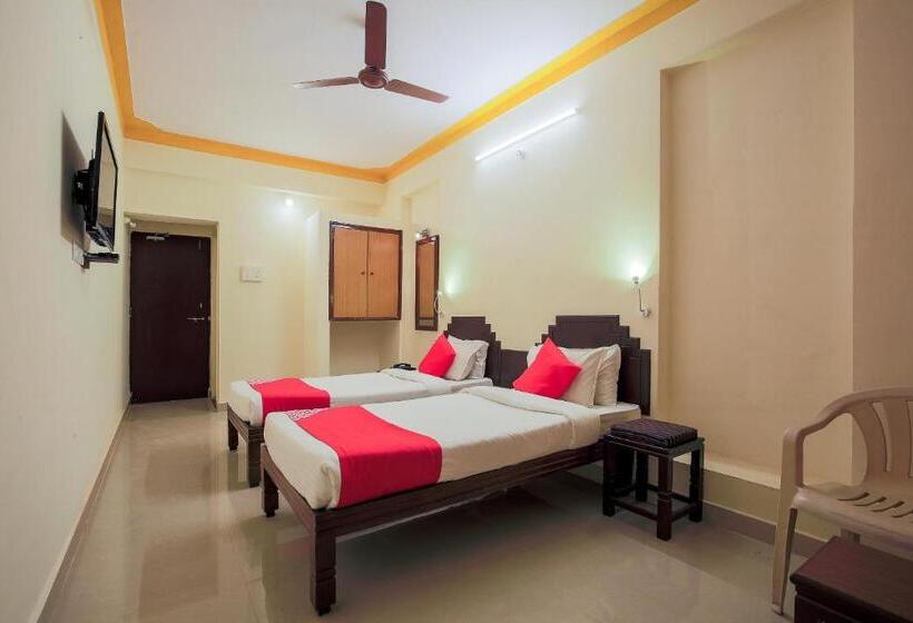 חדר קלאסי לשלושה, The Sincro