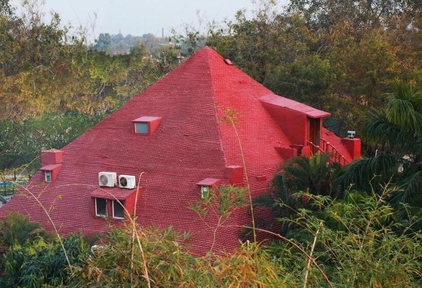 اتاق خانوادگی با چشم‌انداز باغ, Sambodhi Retreat