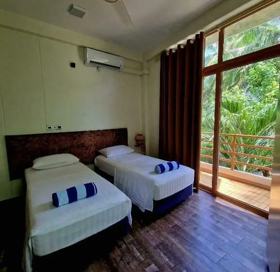 اتاق لوکس با چشم‌انداز دریا, Finolhu Beach Guest House