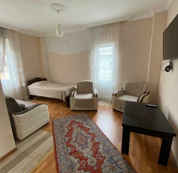 اتاق خانوادگی با چشمانداز دریا, Sarpi Hotel Numa