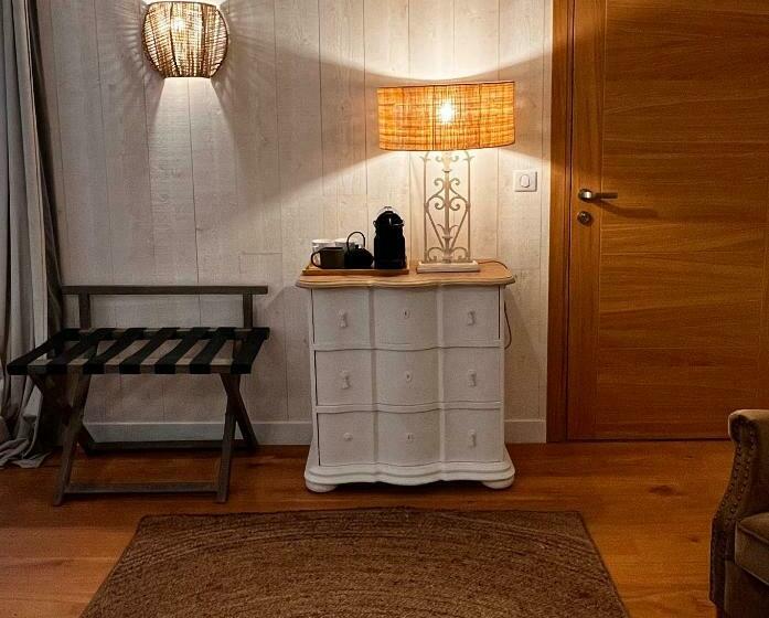 标准房带园景, La Plonploniere