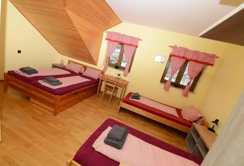 スタンダード４人部屋, Podveský Mlýn