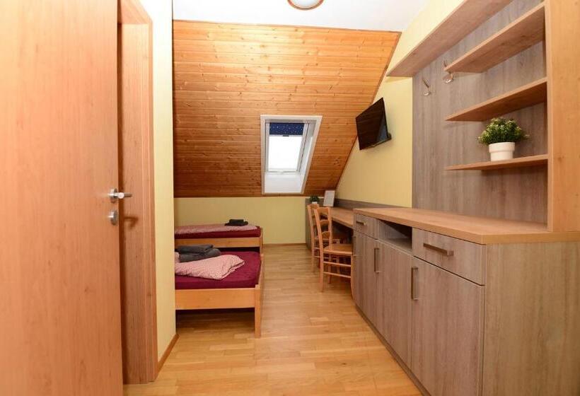 غرفة قياسية, Podveský Mlýn