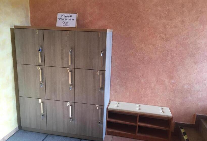 غرفة قياسية ثلاثية, Podveský Mlýn