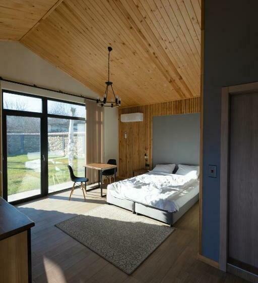 标准间带游泳池, Sea And Mountain