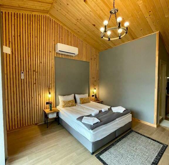 标准间带游泳池, Sea And Mountain