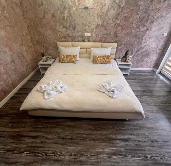 标准间, Sea And Mountain