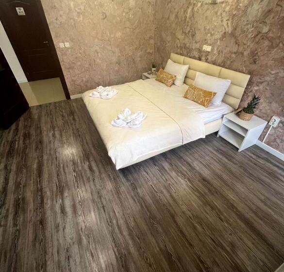 标准间, Sea And Mountain