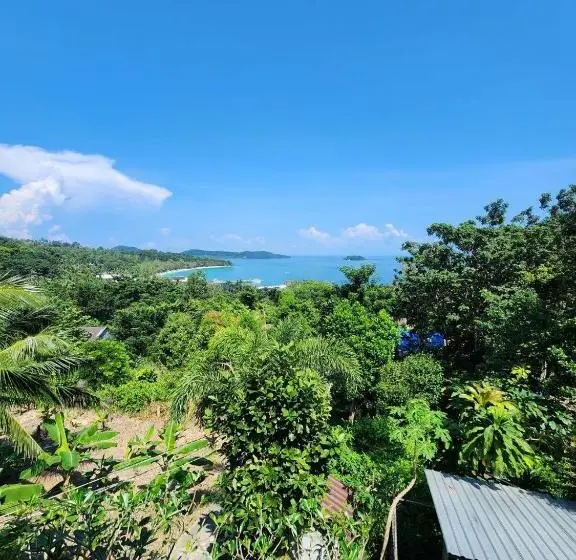 バスルーム共有のトリプルスタンダード, Sweet View Guesthouse