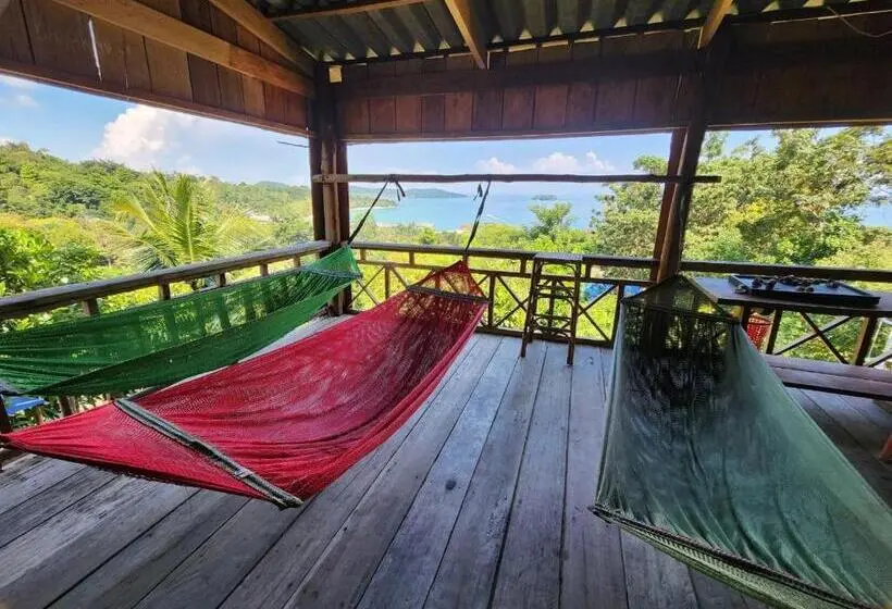 バスルーム共有のトリプルスタンダード, Sweet View Guesthouse