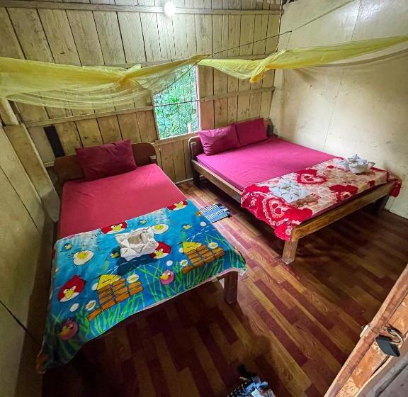 חדר סטנדרט לשלושה עם חדר אמבטיה משוף, Sweet View Guesthouse