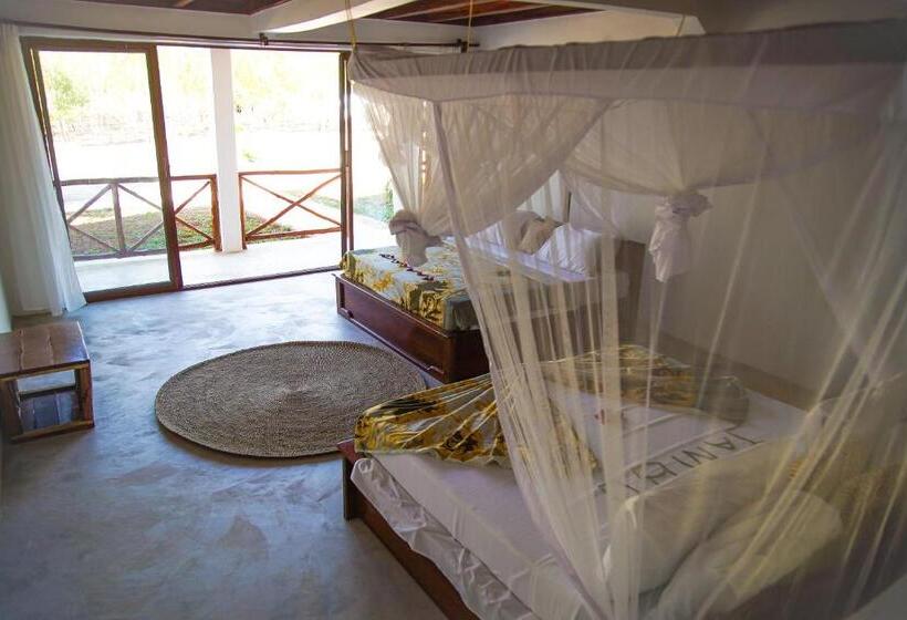 غرفة عائلية, Kidoti Bay