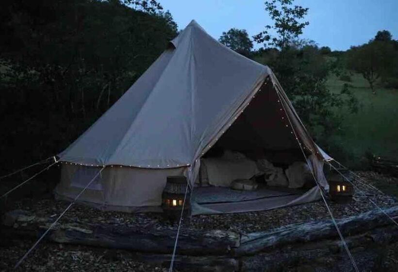 Standard Tent, Le Haut Repaire