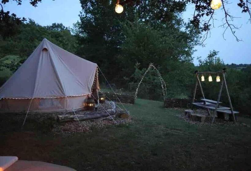 Standard Tent, Le Haut Repaire