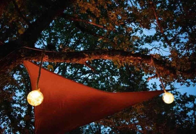 Standard Tent, Le Haut Repaire