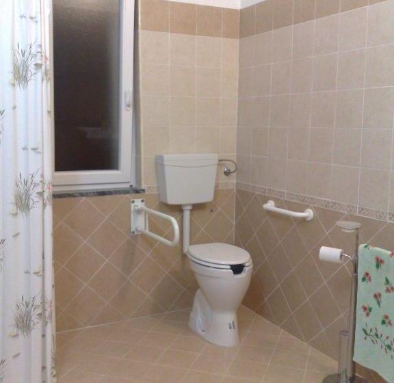 اتاق خانوادگی, B&b La Petrosa