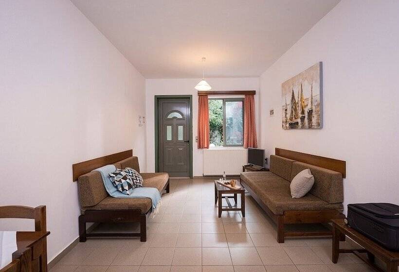 شقة غرفة واحدة مطلة على الحديقة, Mistrali