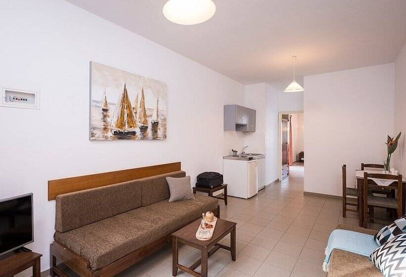 شقة غرفة واحدة مطلة على الحديقة, Mistrali