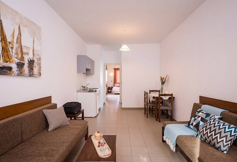 شقة غرفة واحدة مطلة على الحديقة, Mistrali