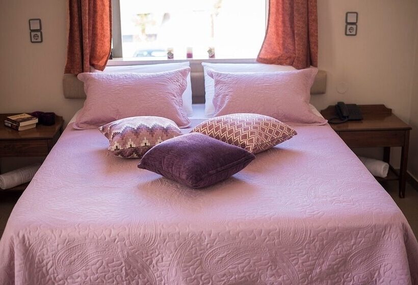 شقة غرفة واحدة مطلة على الحديقة, Mistrali