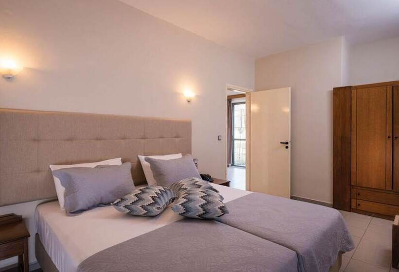 شقة غرفة واحدة مطلة على البحر, Mistrali