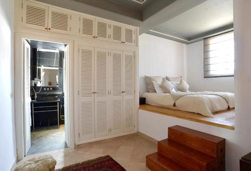 سوئیت کلاسیک, Palais Bayram