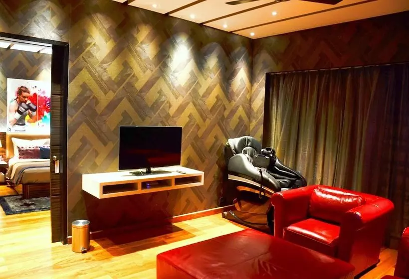プールの見えるデラックスルーム, Planet Hollywood Beach Resort Goa
