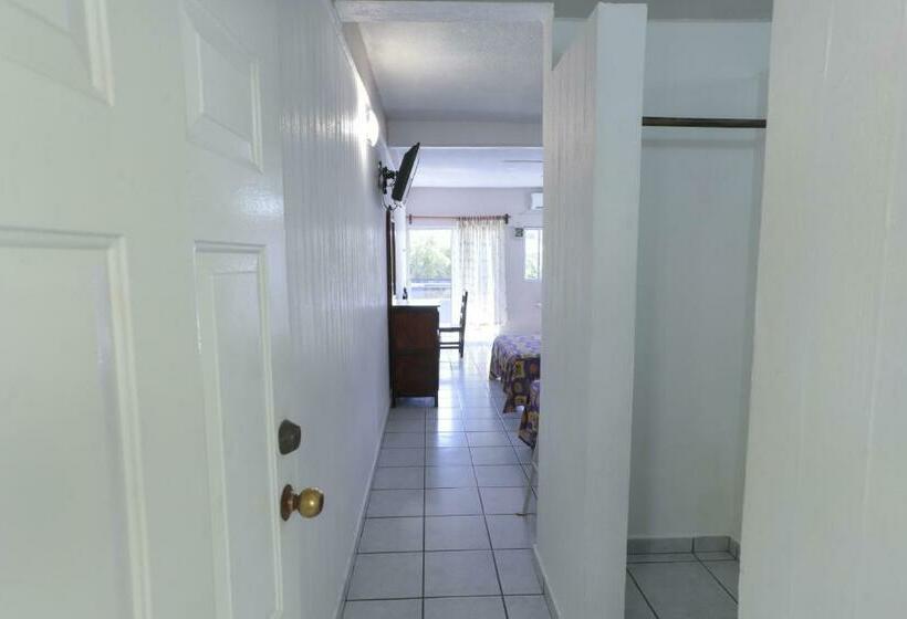 Четырехместный Номер Стандарт, Posada Real