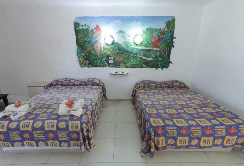 Chambre Quadruple Standard, Posada Real