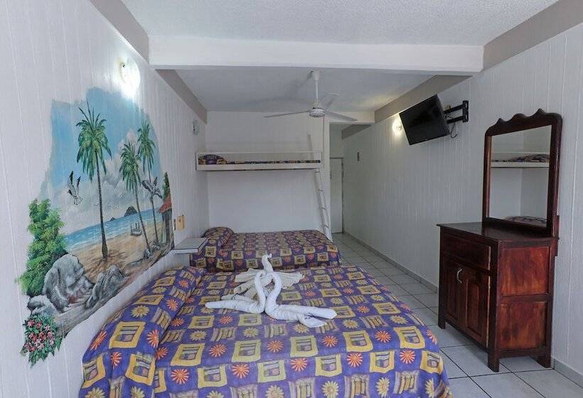 Chambre Quadruple Standard, Posada Real
