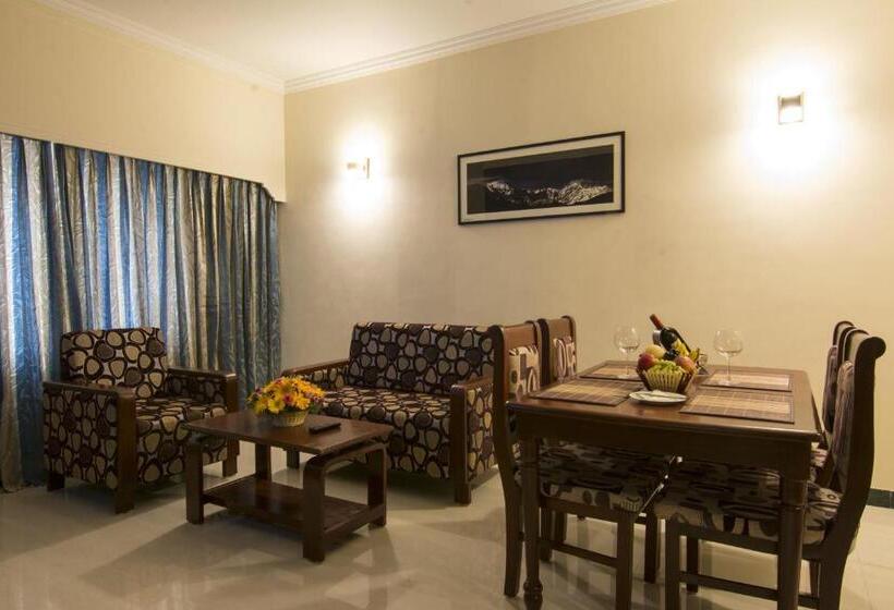 جناح, Shenbaga Hotel And Convention Centre