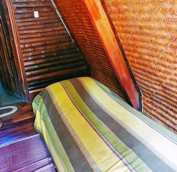 בקתת חדר, Turtle Pond Home Stay