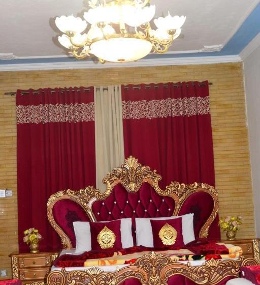 اتاق لوکس خانوادگی, Royal Galaxy Lodge