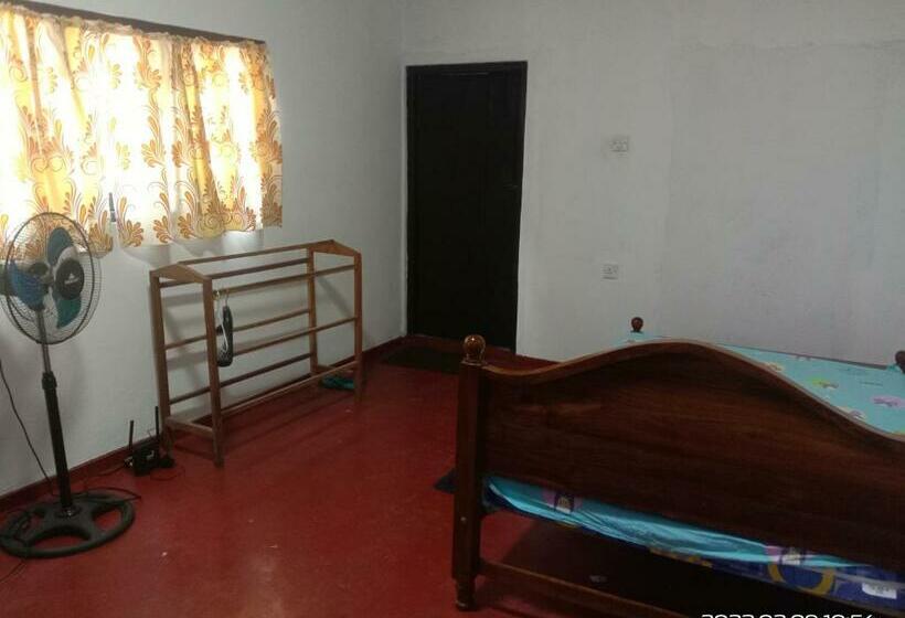 اتاق استاندارد, Unawatuna White Villa
