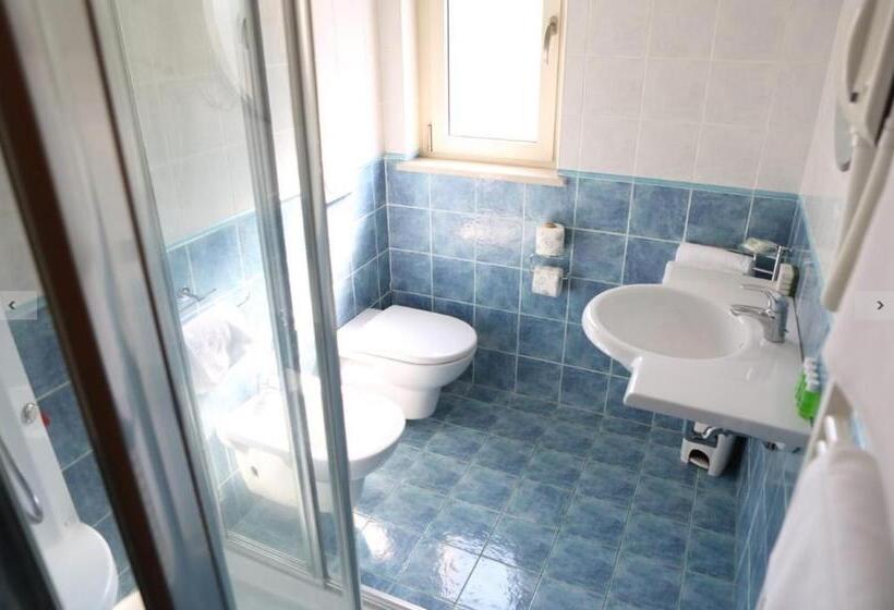 带2个卧室的公寓, Mare Blu Residence