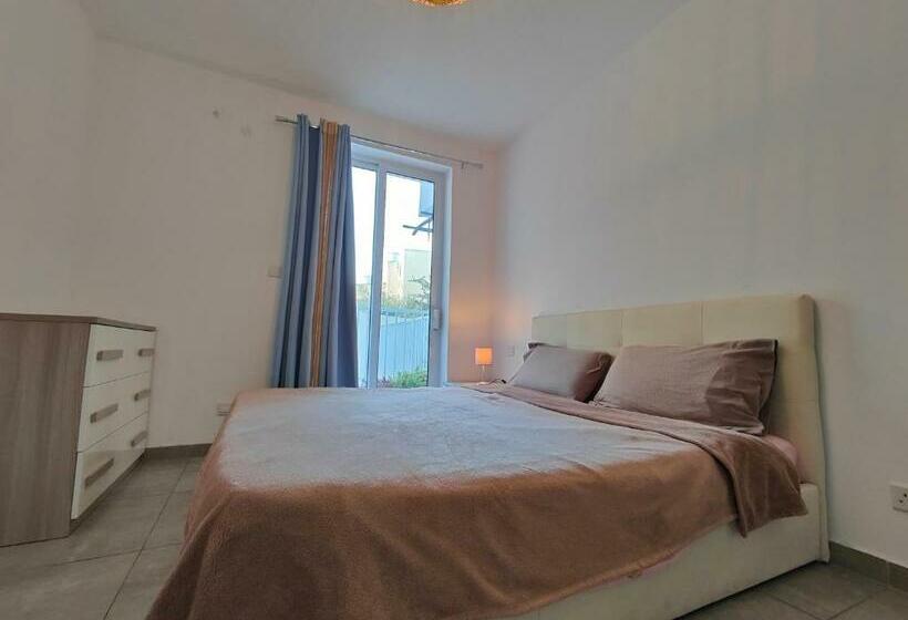 آپارتمان 3 خوابه, Large Central Apartment Near Valletta & Seafront