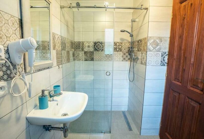 キングサイズベッドのデラックススイート, Penzion Veronika