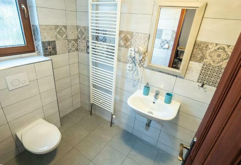 キングサイズベッドのデラックススイート, Penzion Veronika