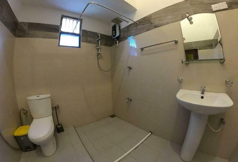 تختخواب در اتاق مشترک, Rockstel Towers Backpacker Hostel