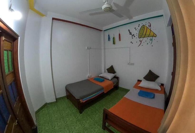 تختخواب در اتاق مشترک, Rockstel Towers Backpacker Hostel