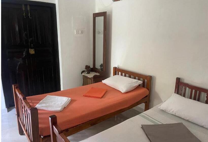 تختخواب در اتاق مشترک, Rockstel Towers Backpacker Hostel