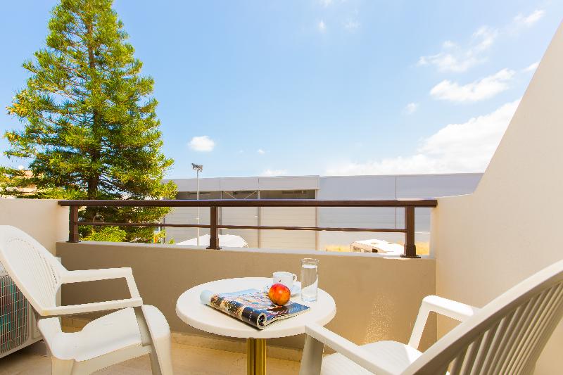 شقة غرفة واحدة, Eltina