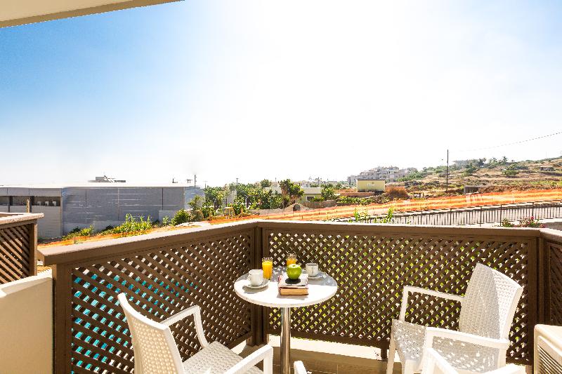 استوديو سوبيريور مطل على حمام السباحة, Eltina