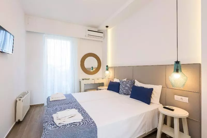 Studio Supérieur Vue Piscine, Eltina