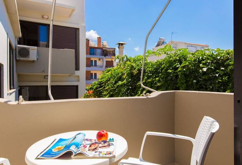 غرفة سوبيريور, Eltina