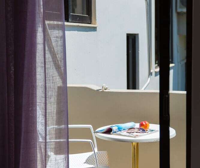 高级大房间, Eltina