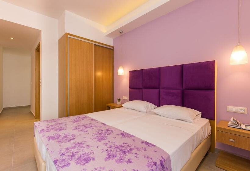 إستوديو سوبيريور, Eltina