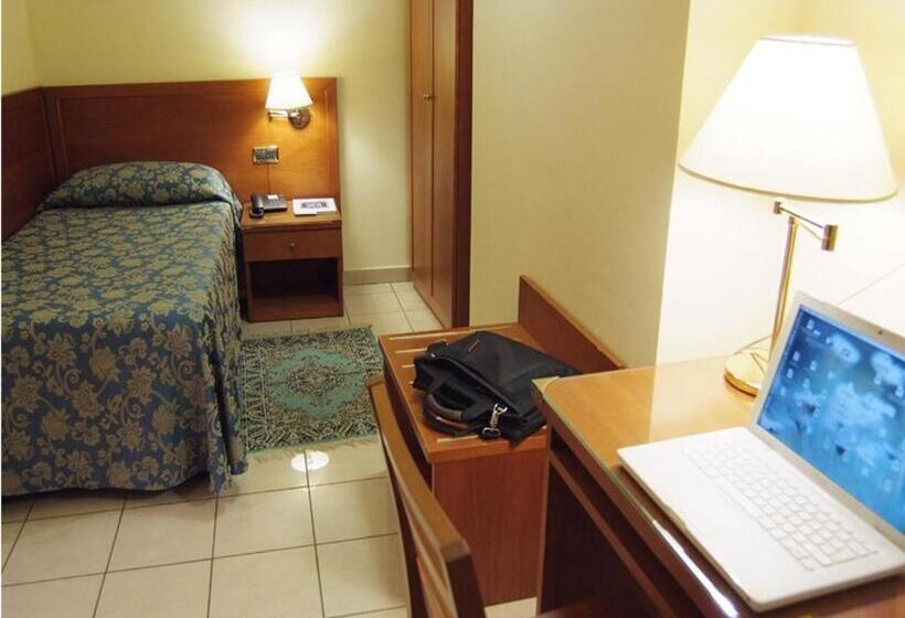 اتاق استاندارد یک نفره, Adria